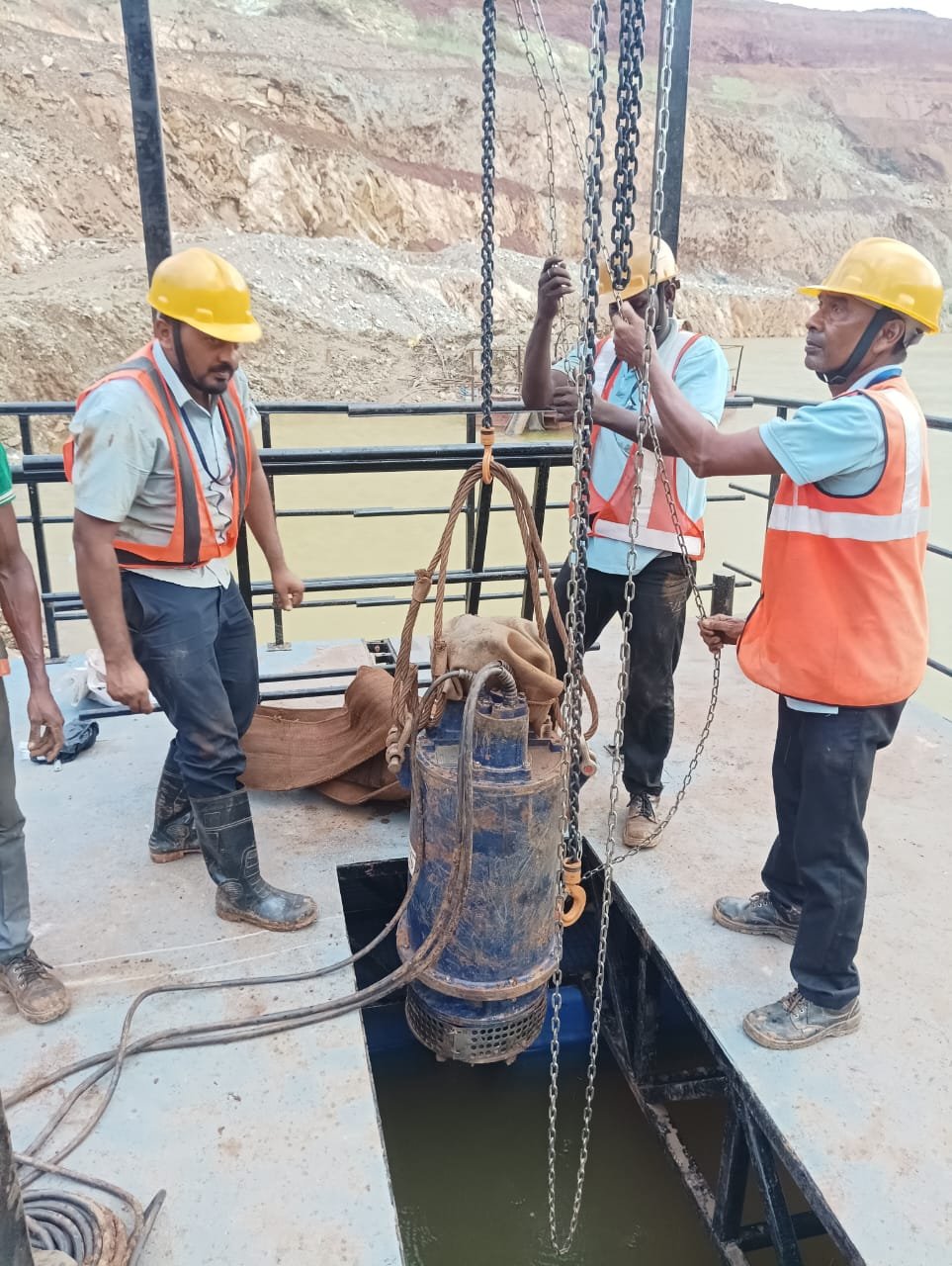 Maintenance and inspection access on the Floating Pump Pontoon platform