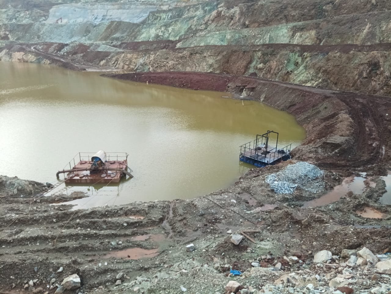  Mild steel floating platforms for continuous water extraction
