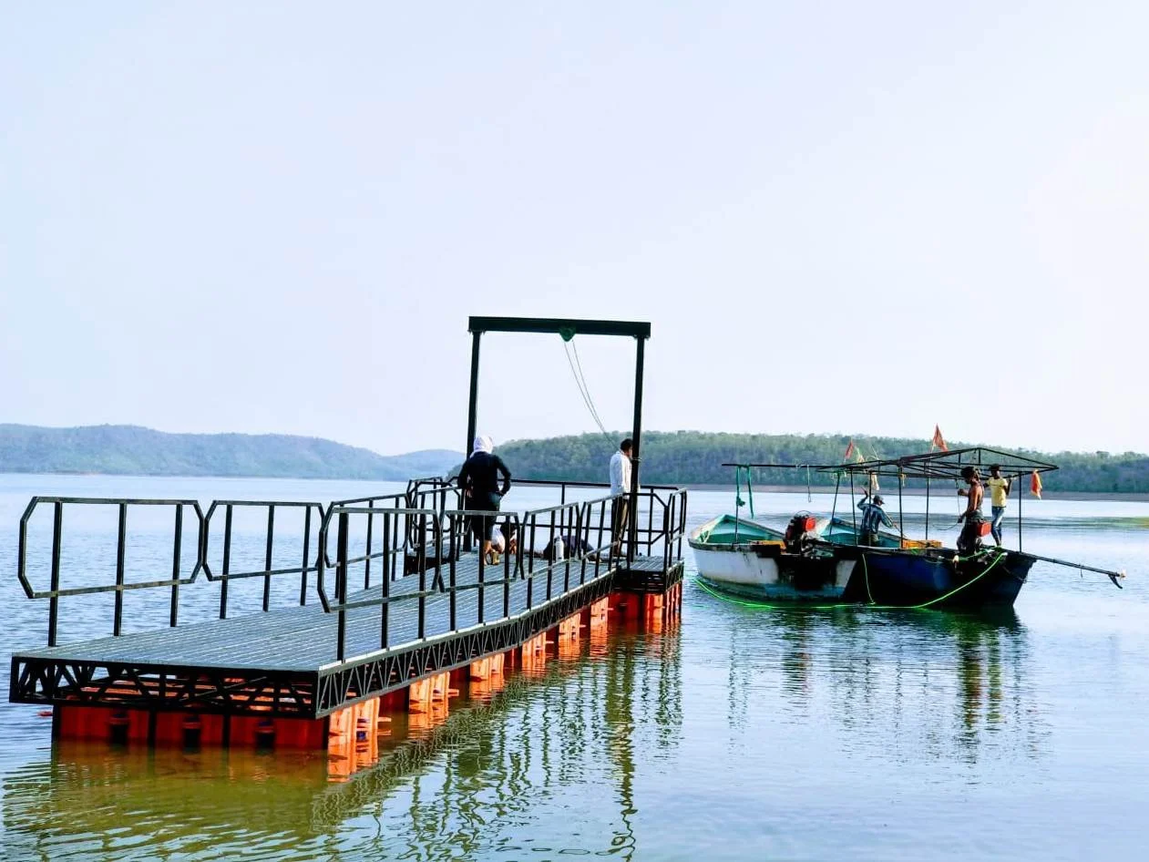 Floating Pump Pontoon supporting rural water supply infrastructure at Bansagar Dam in Rewa, Madhya Pradesh