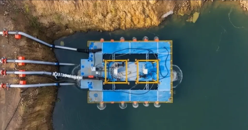Large-scale Floating Pump Pontoon installation in urban infrastructure