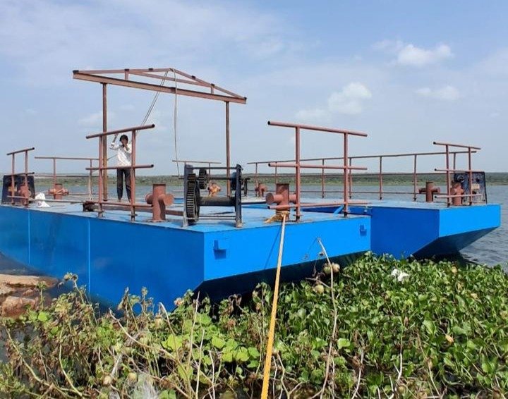 Pump pontoon fabrication and installation for floating water intake systems in India